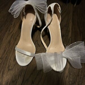 Elegant White Women's Heels with Bow Accent